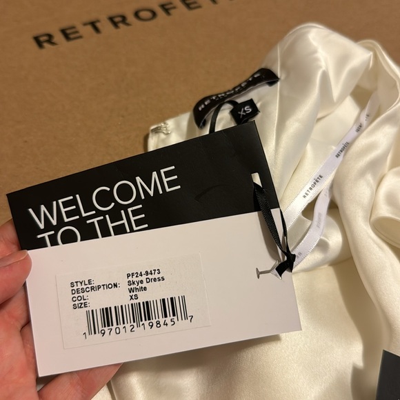 Retrofete Skye dress in white! - Picture 4 of 4